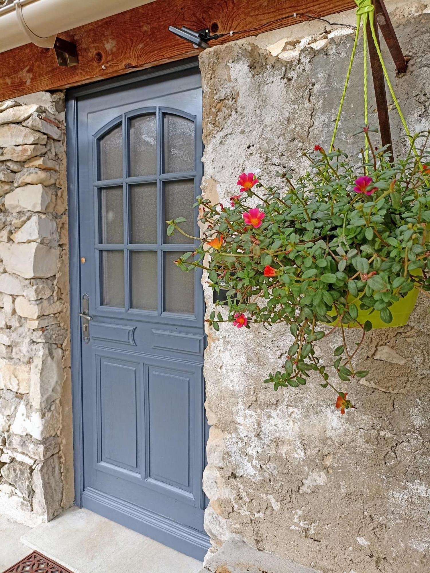 Gite Avec Piscine "La Maison De Valentine" En Provence Montsalier Exterior photo